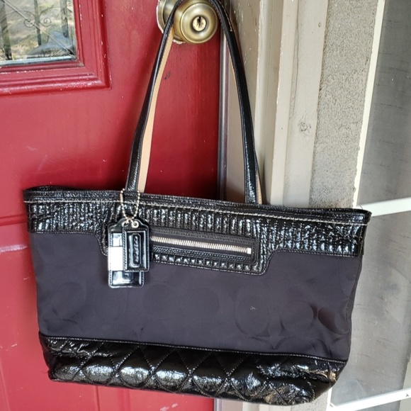 Coach bag used but great  Condition - Picture 2 of 8